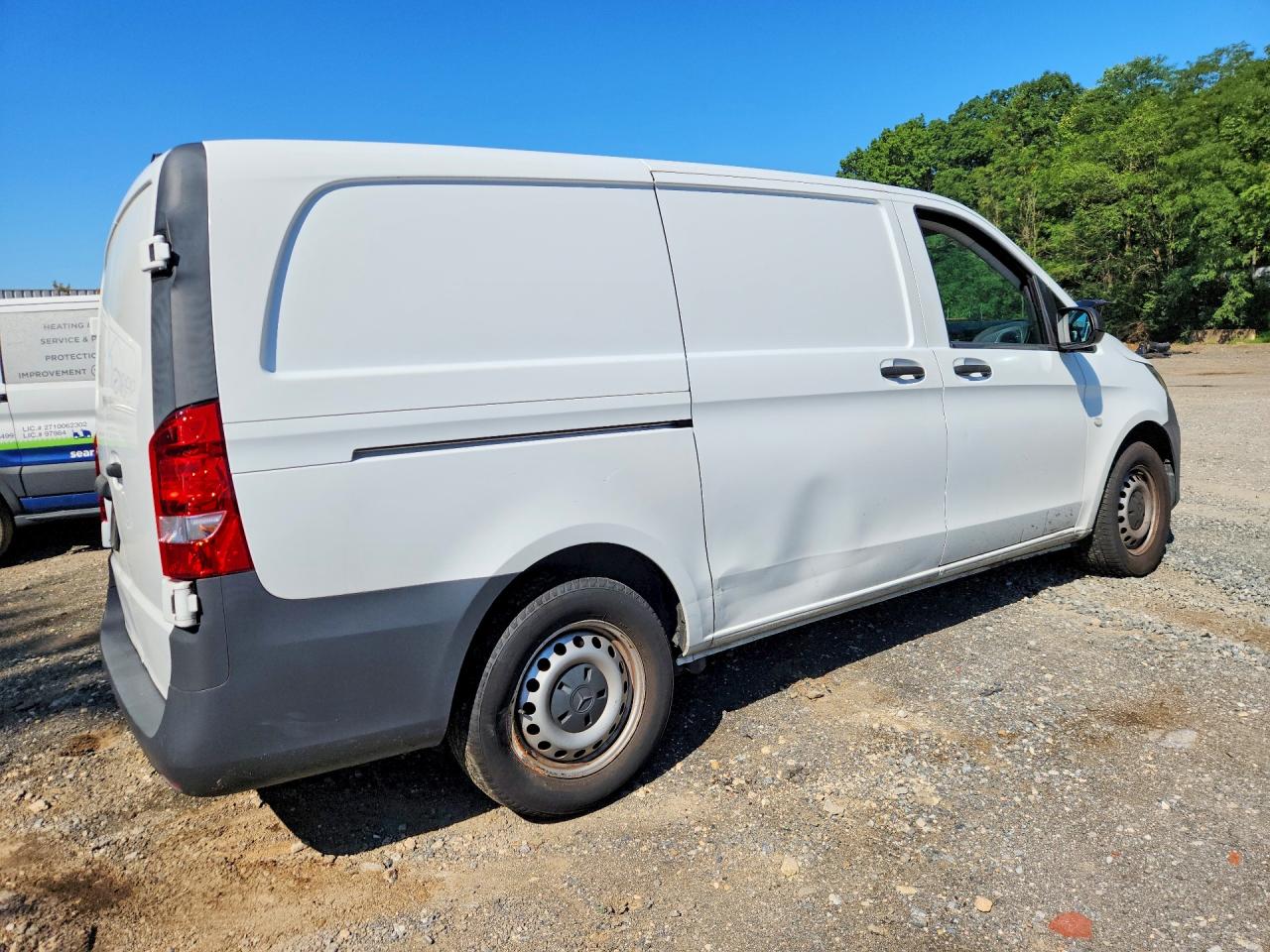 2022 MERCEDES-BENZ METRIS