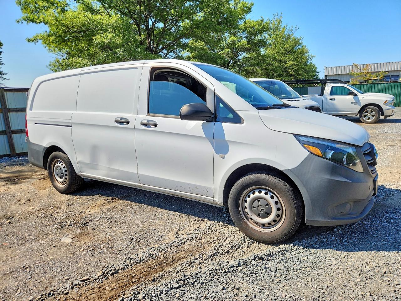 2022 MERCEDES-BENZ METRIS