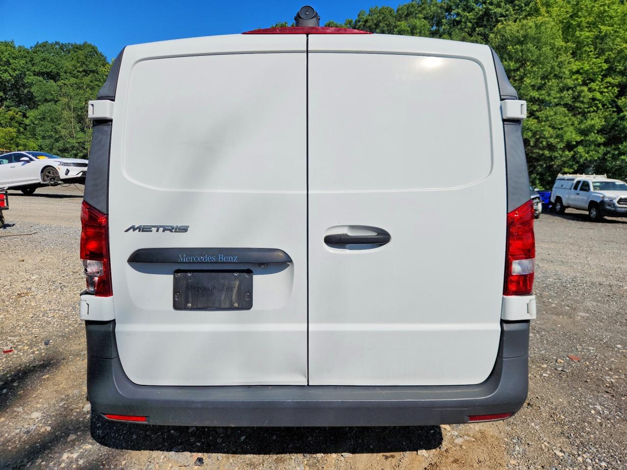2022 MERCEDES-BENZ METRIS