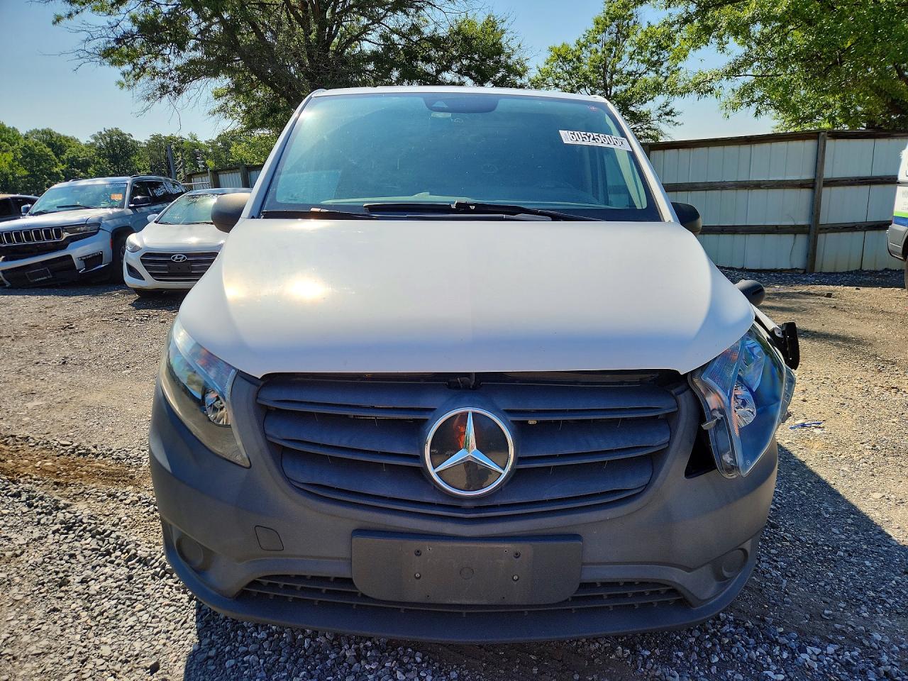 2022 MERCEDES-BENZ METRIS