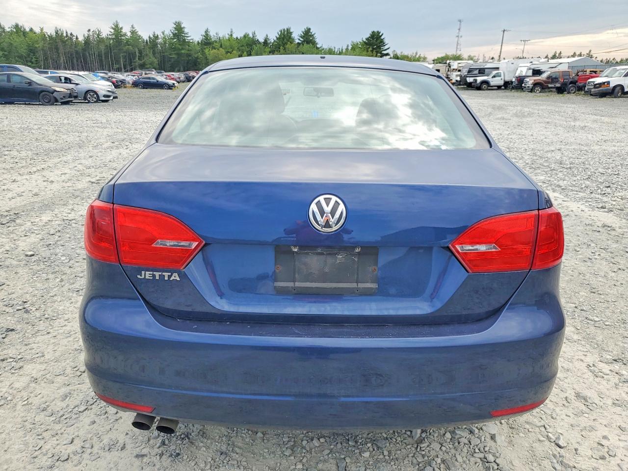 2011 VOLKSWAGEN JETTA