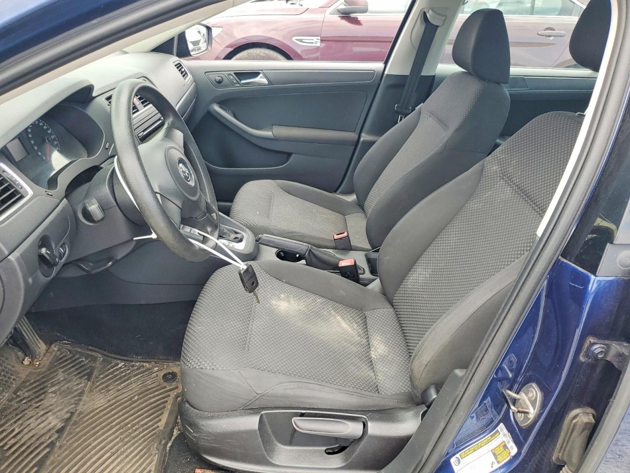2011 VOLKSWAGEN JETTA