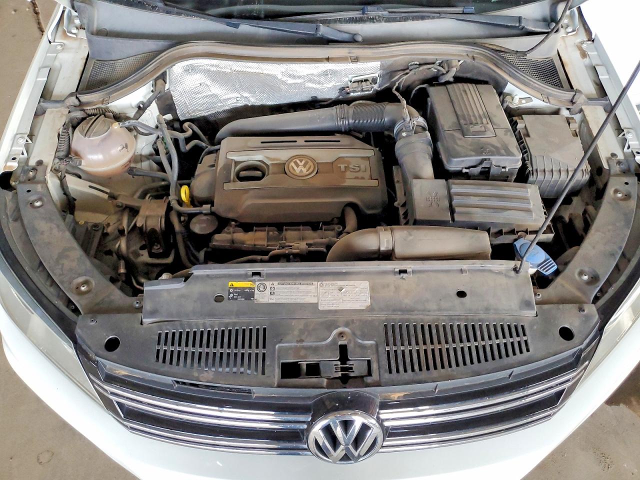 2016 VOLKSWAGEN TIGUAN