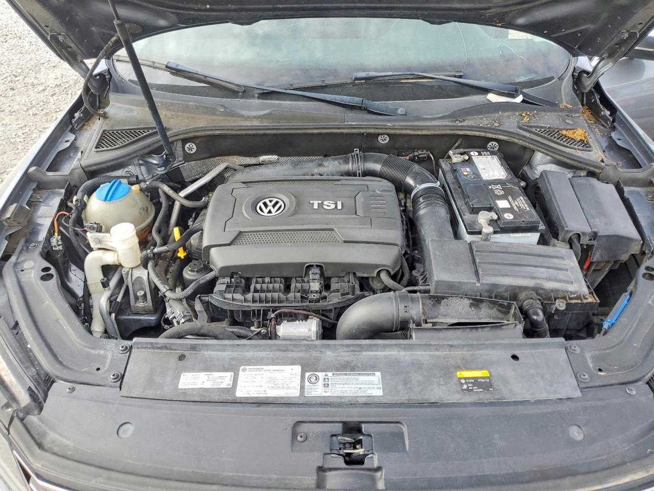 2016 VOLKSWAGEN PASSAT