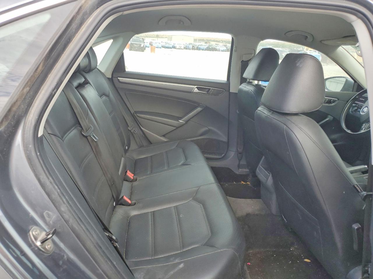 2016 VOLKSWAGEN PASSAT