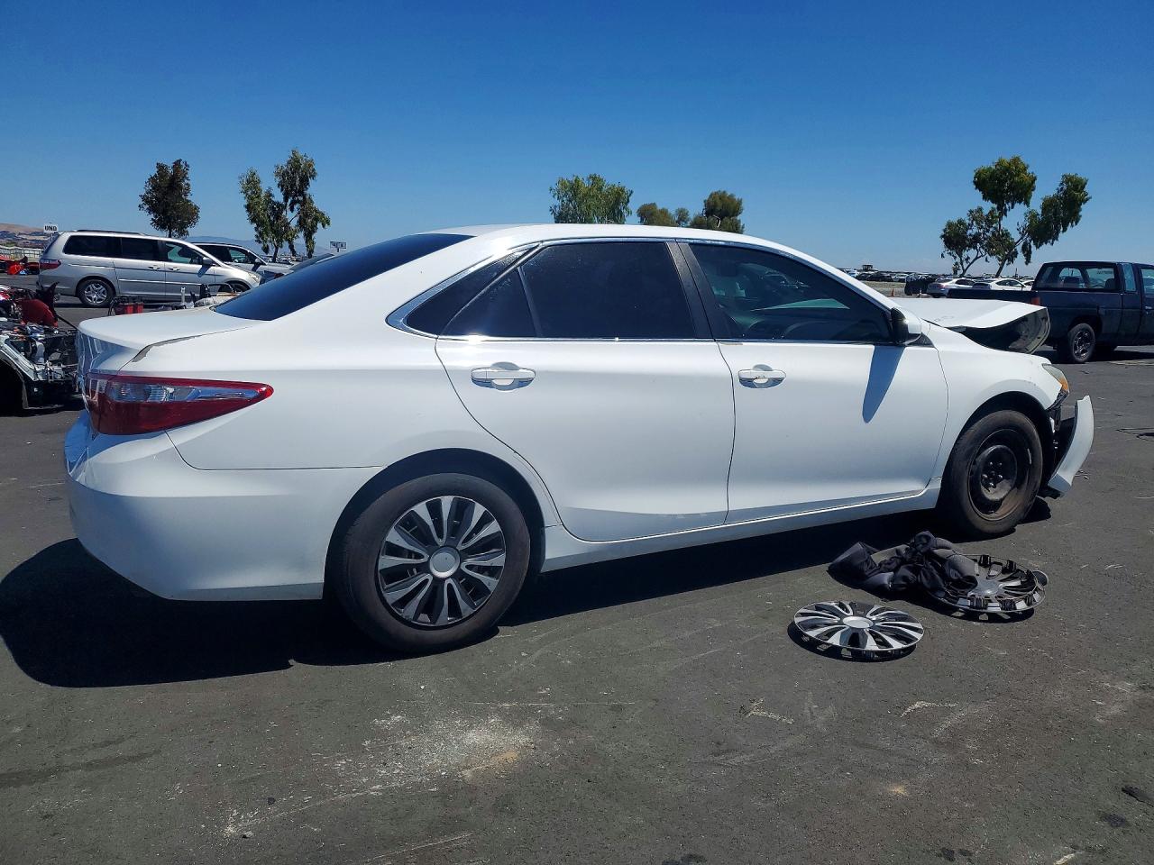 2016 TOYOTA CAMRY