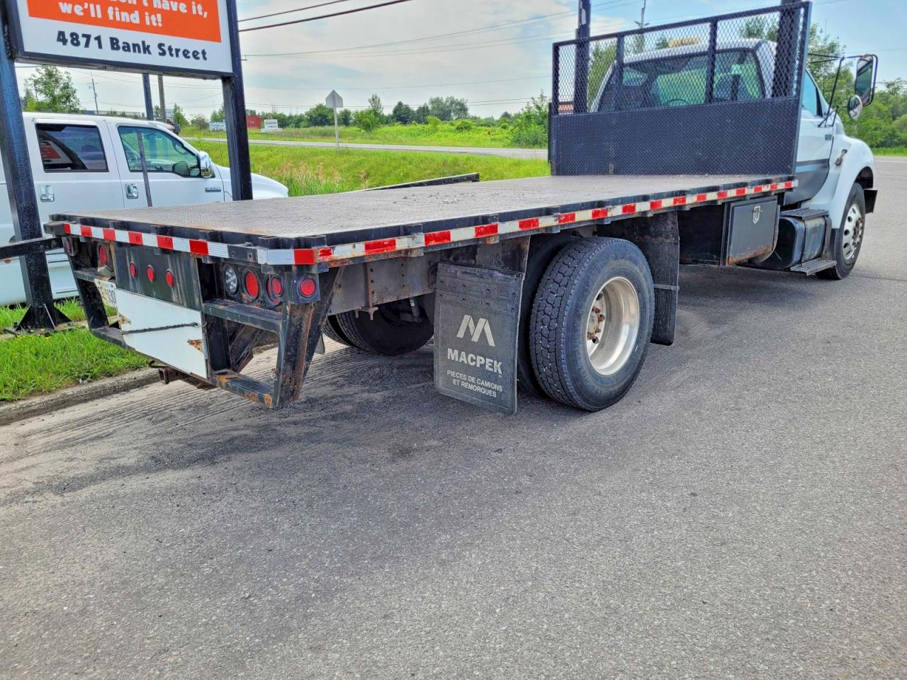 2004 FORD F750