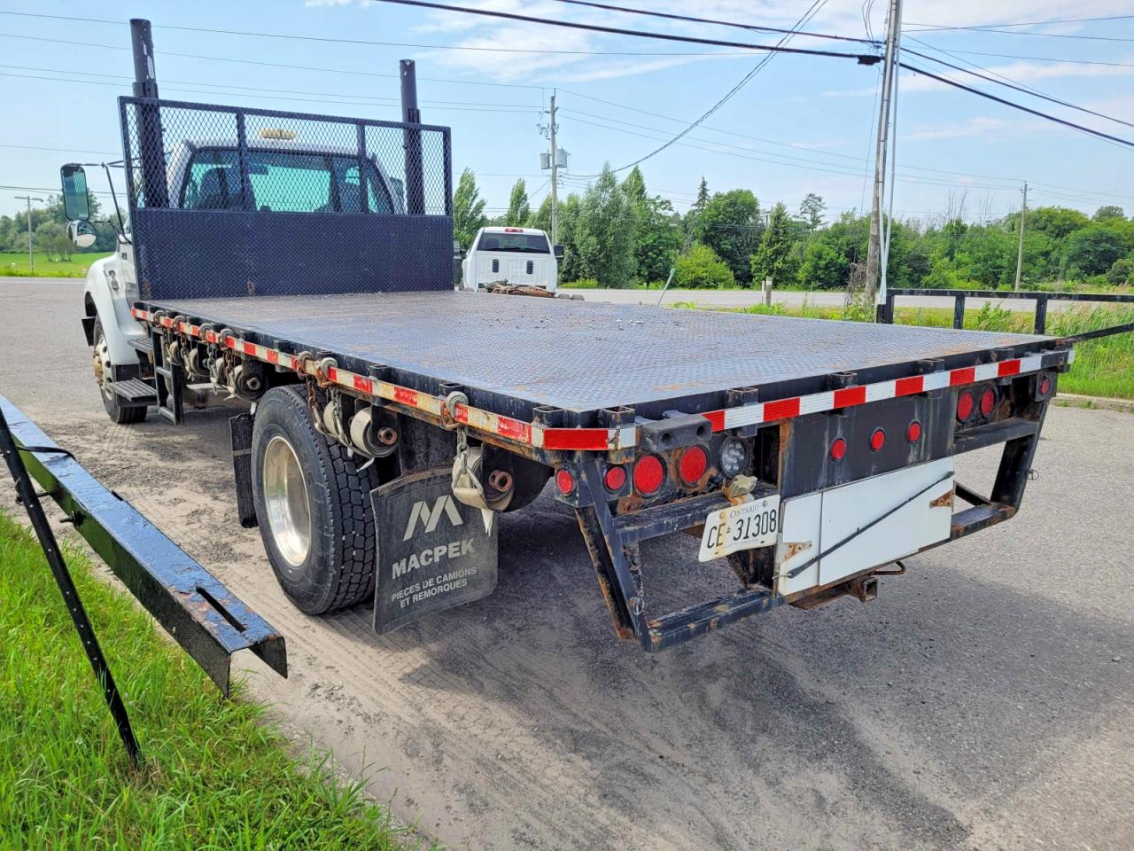 2004 FORD F750