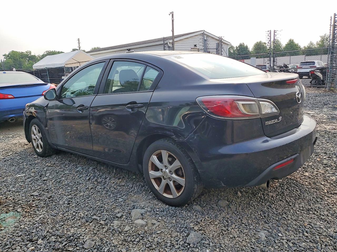 2011 MAZDA 3