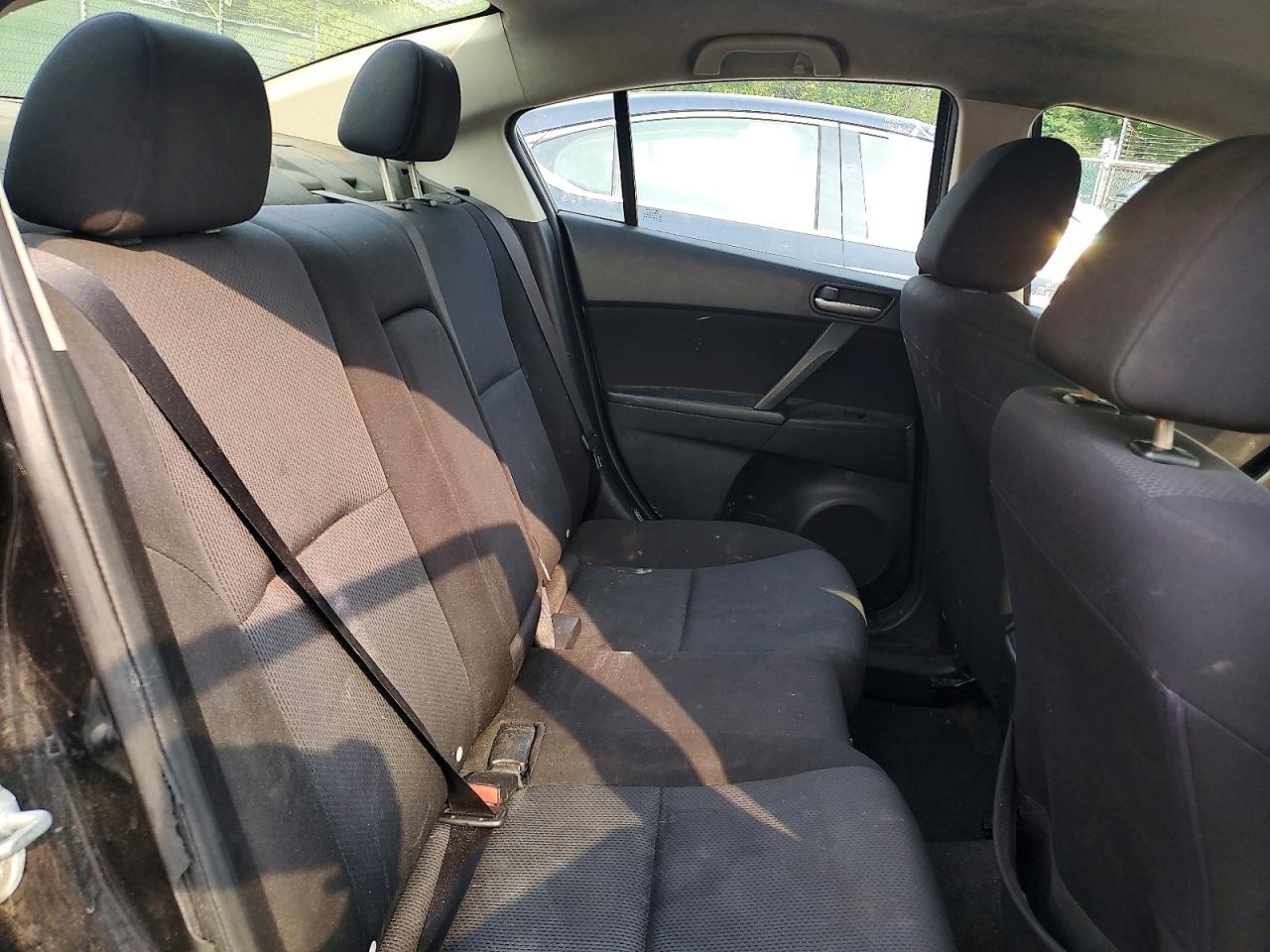 2011 MAZDA 3