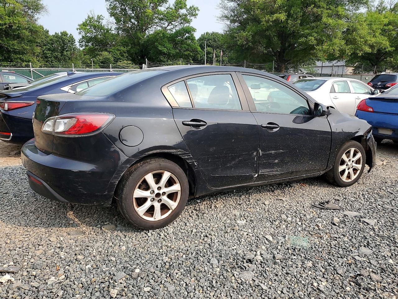 2011 MAZDA 3
