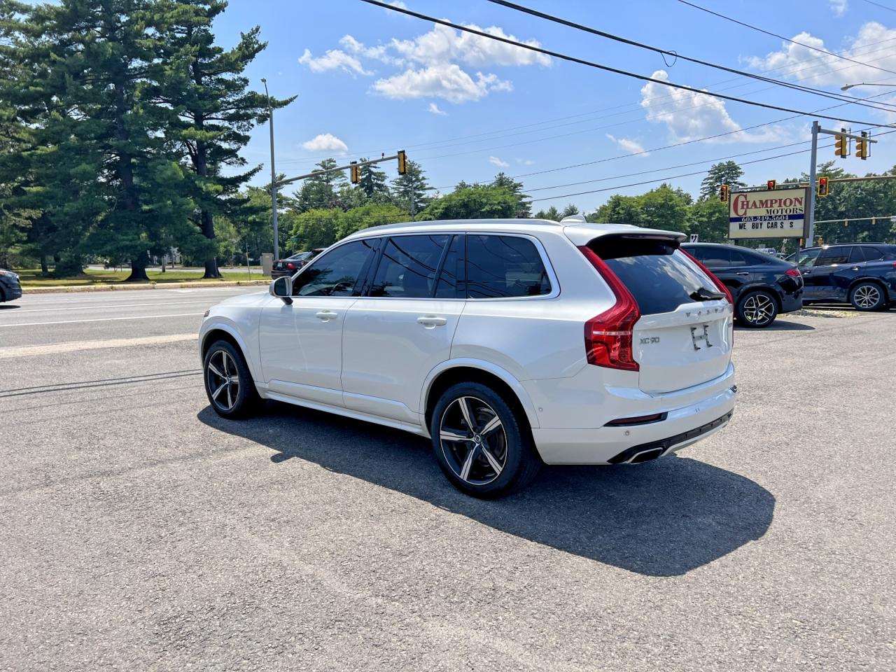 2019 VOLVO XC90
