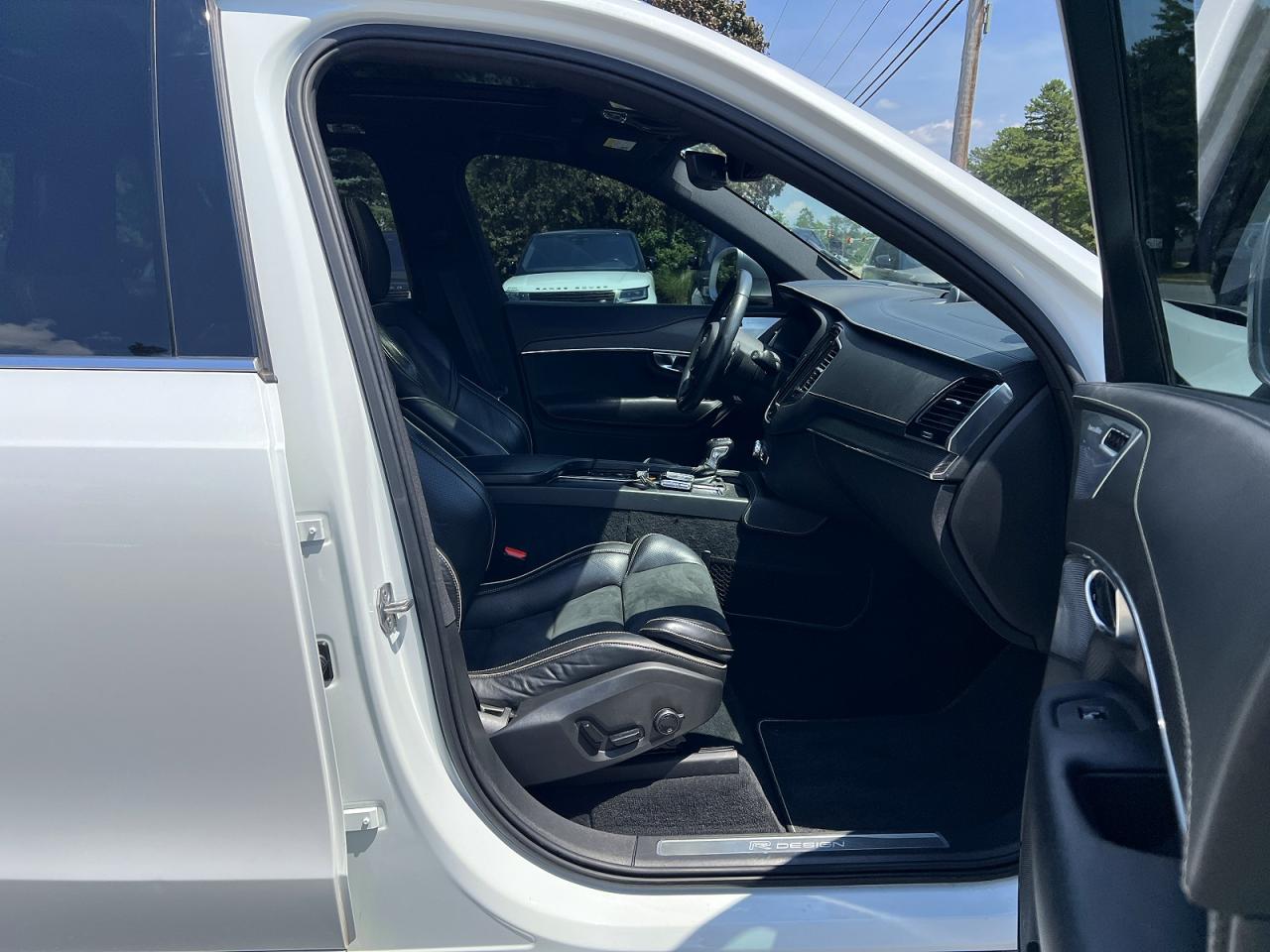 2019 VOLVO XC90