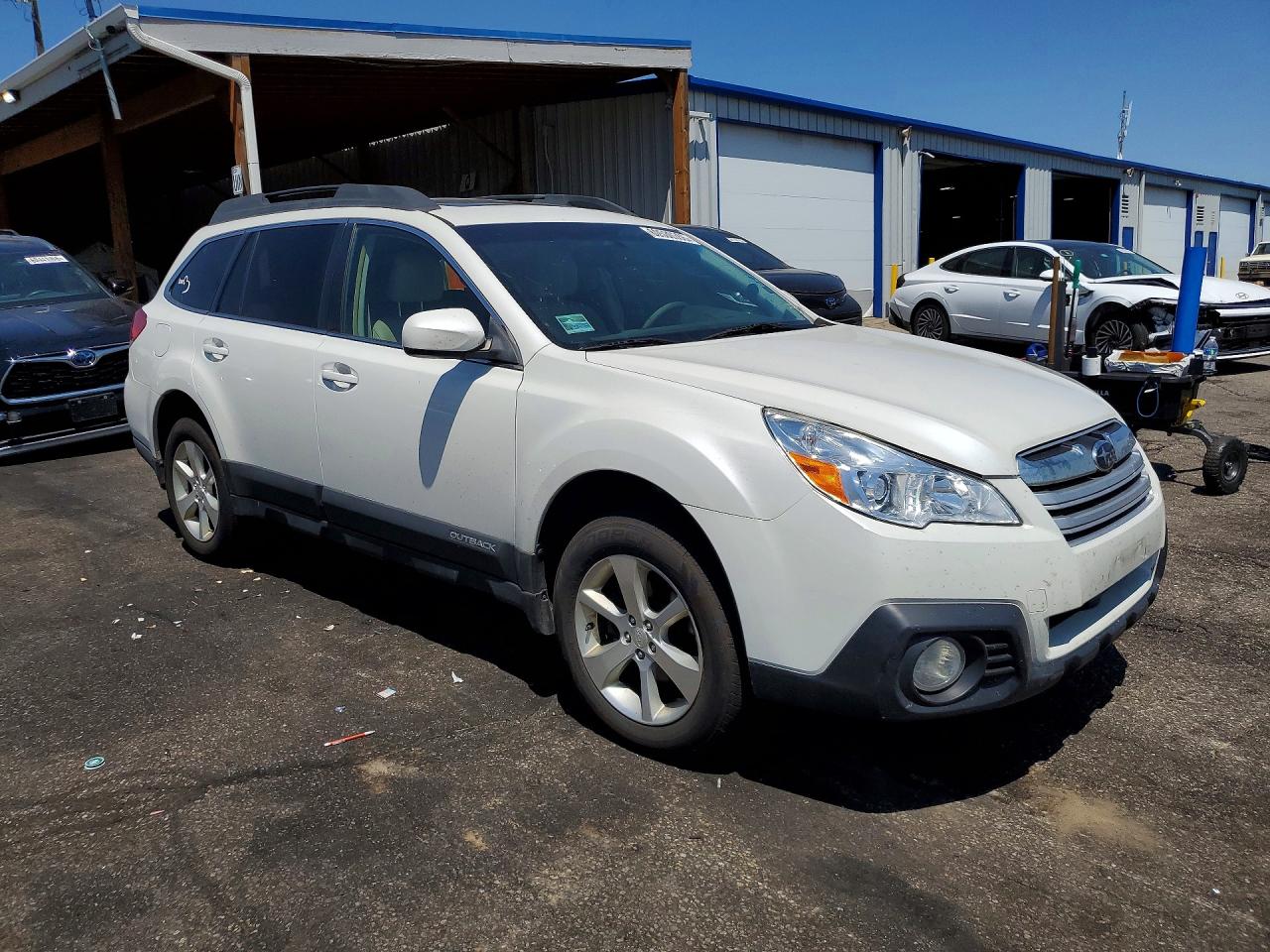 2013 SUBARU OUTBACK