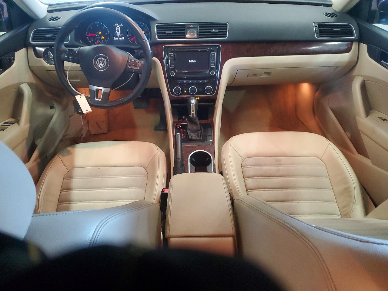 2013 VOLKSWAGEN PASSAT