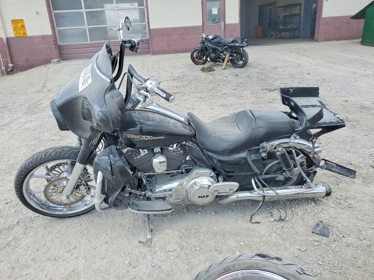 2012 HARLEY-DAVIDSON FL
