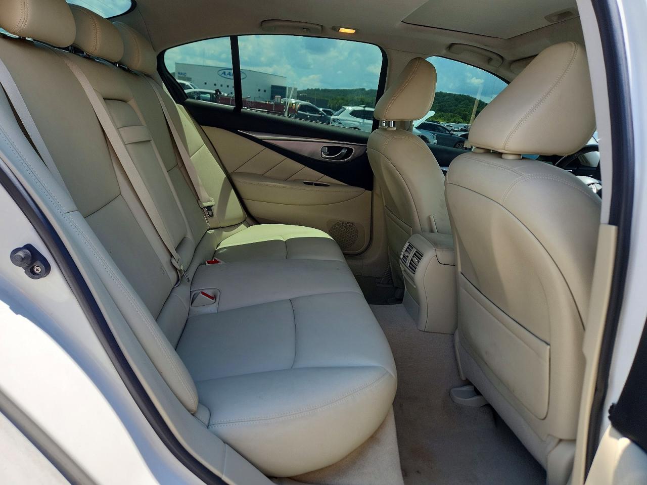 2015 INFINITI Q50