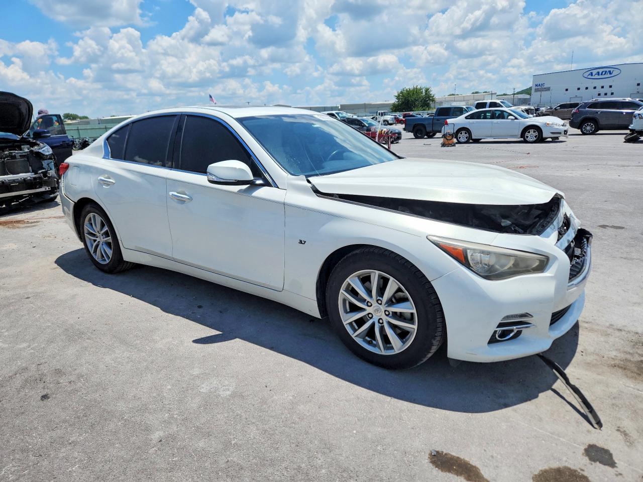 2015 INFINITI Q50
