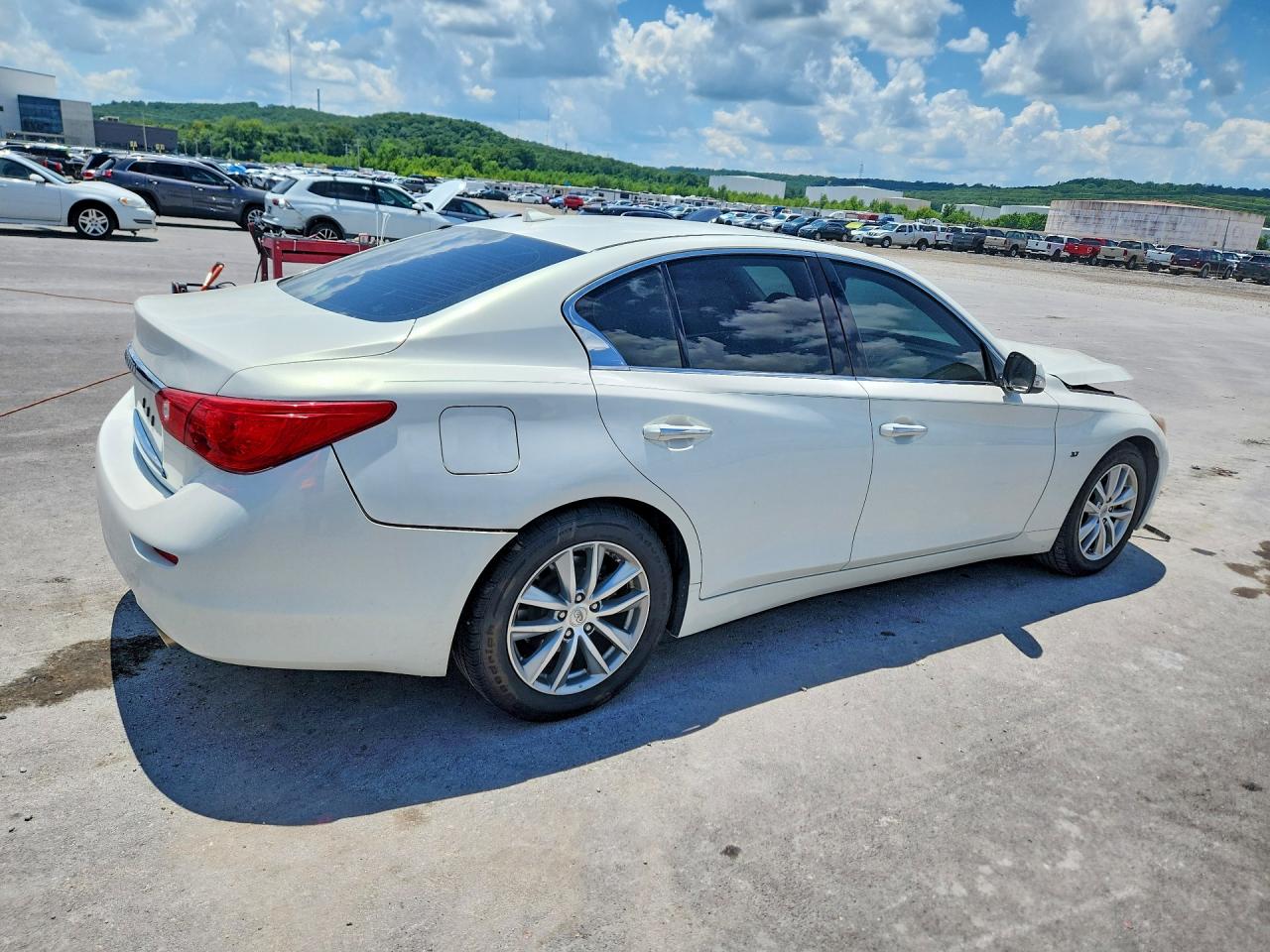 2015 INFINITI Q50