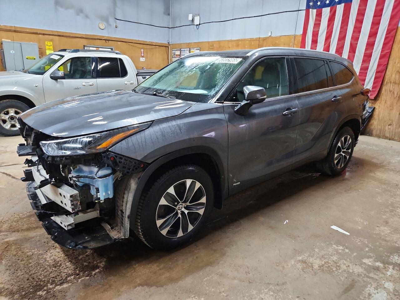 2024 TOYOTA HIGHLANDER
