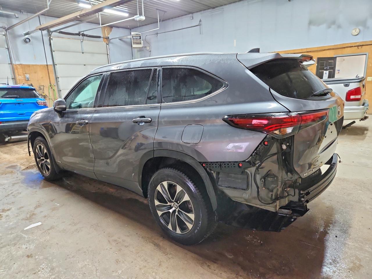 2024 TOYOTA HIGHLANDER
