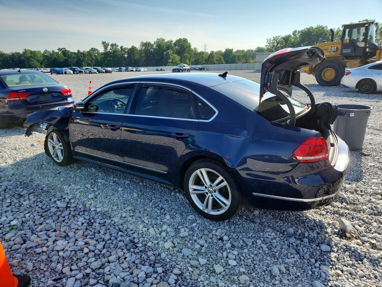 2013 VOLKSWAGEN PASSAT