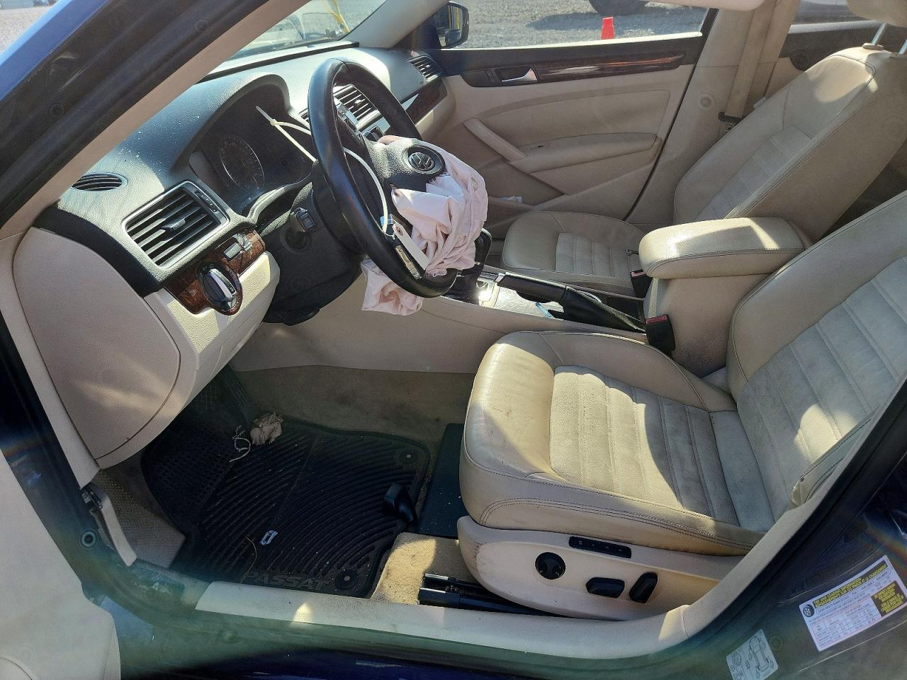 2013 VOLKSWAGEN PASSAT