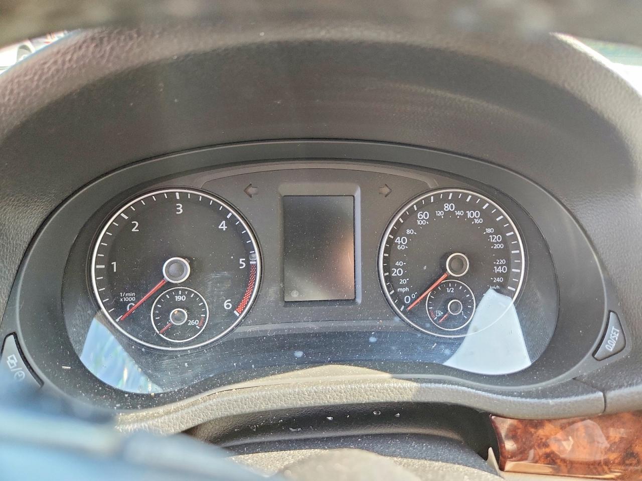 2013 VOLKSWAGEN PASSAT