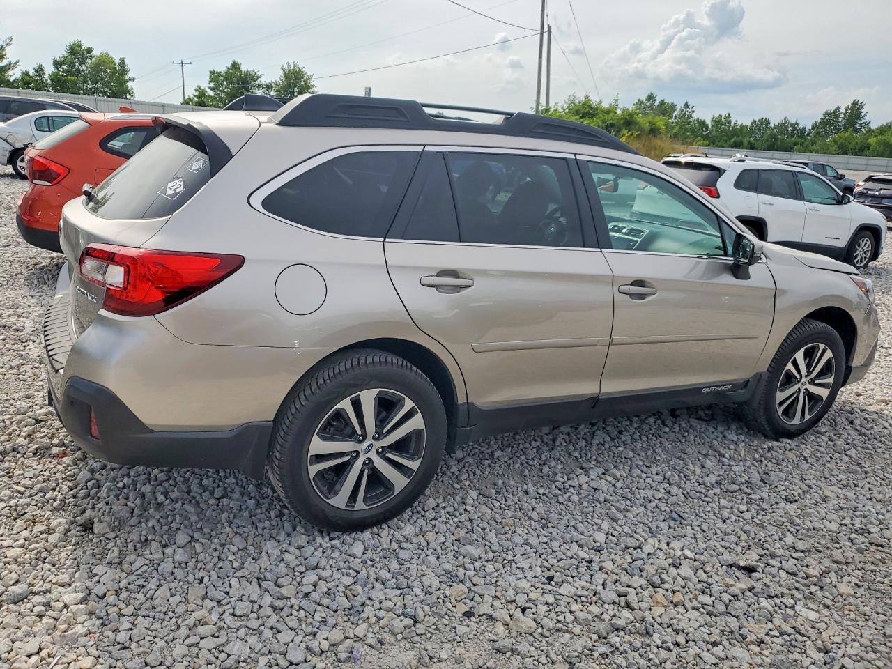 2018 SUBARU OUTBACK