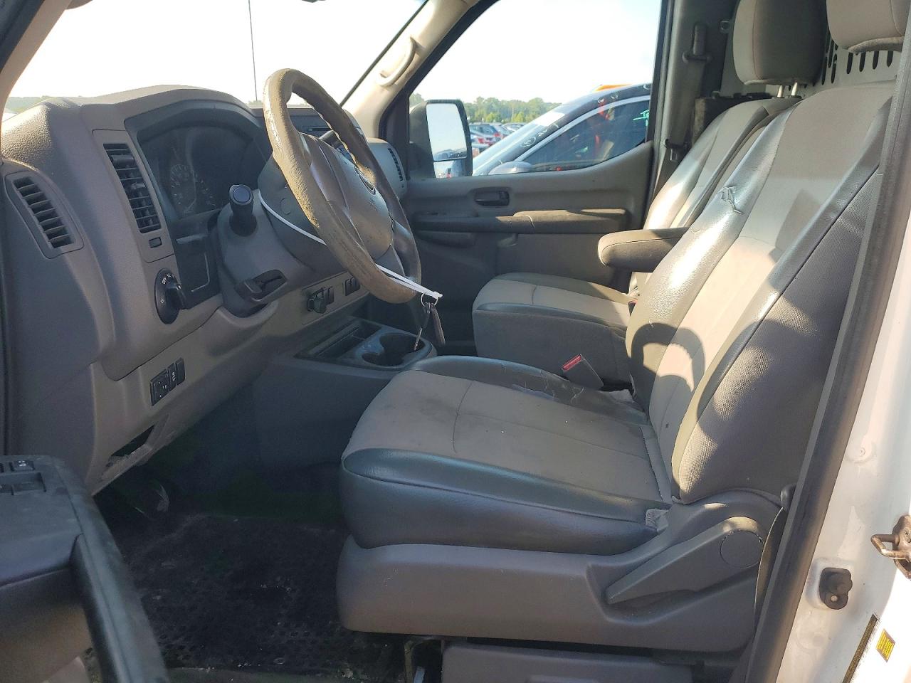 2017 NISSAN NV