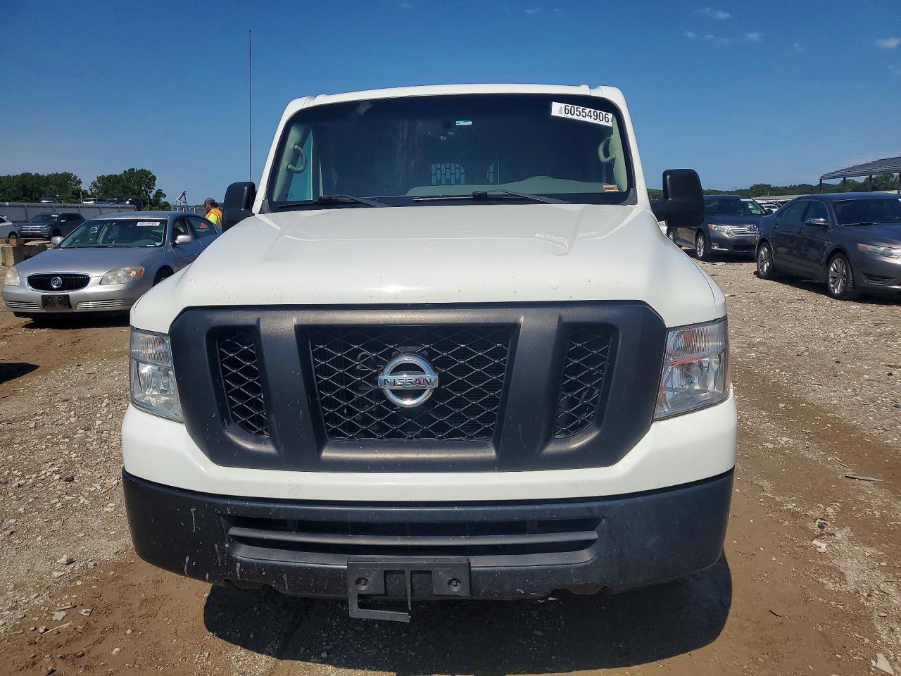 2017 NISSAN NV