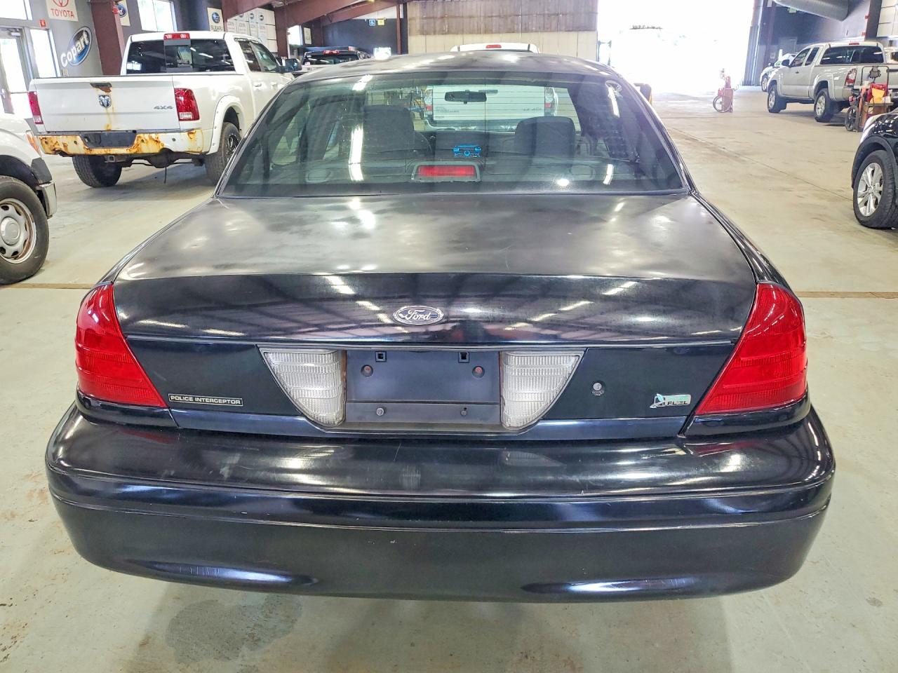 2011 FORD CROWN VIC
