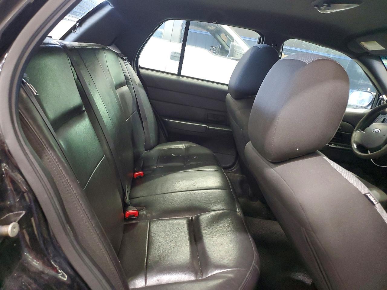 2011 FORD CROWN VIC