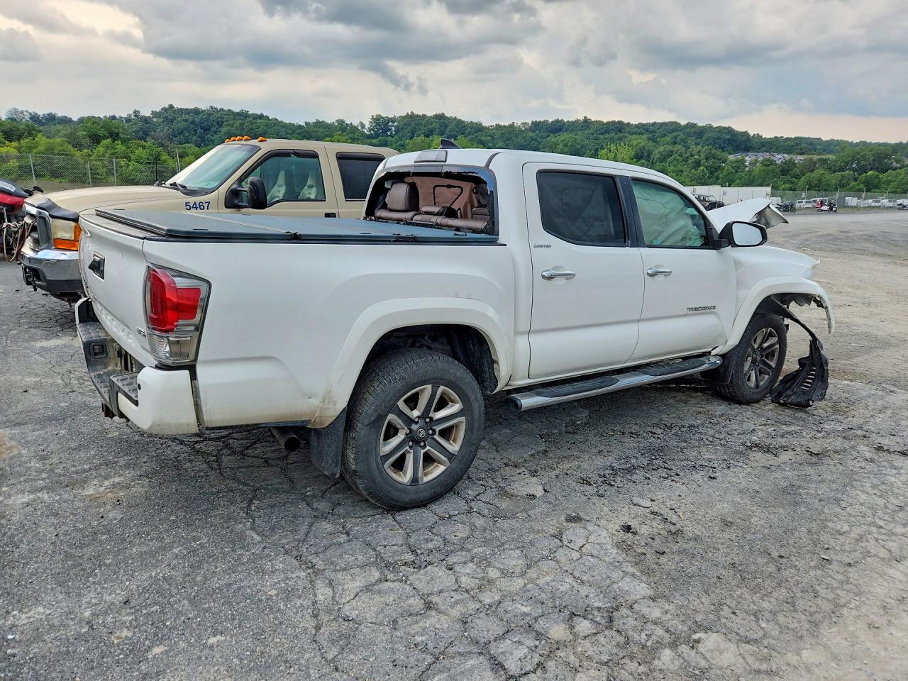 2018 TOYOTA TACOMA