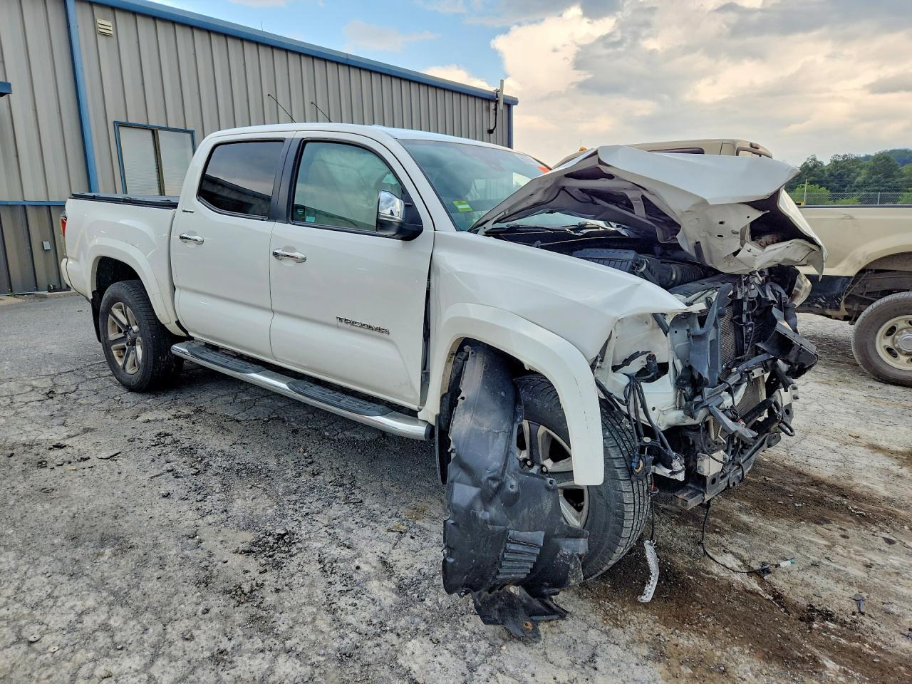 2018 TOYOTA TACOMA