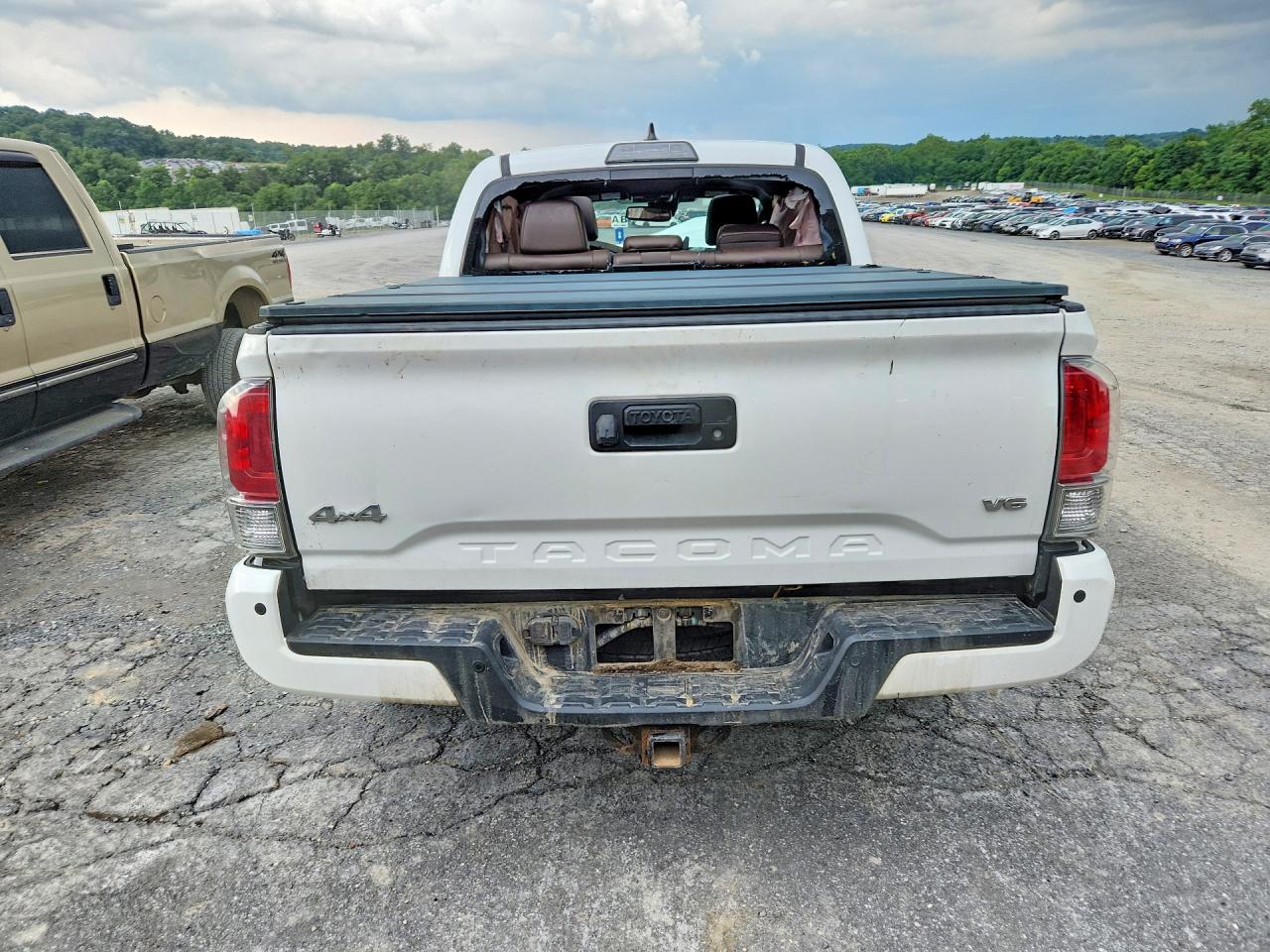 2018 TOYOTA TACOMA