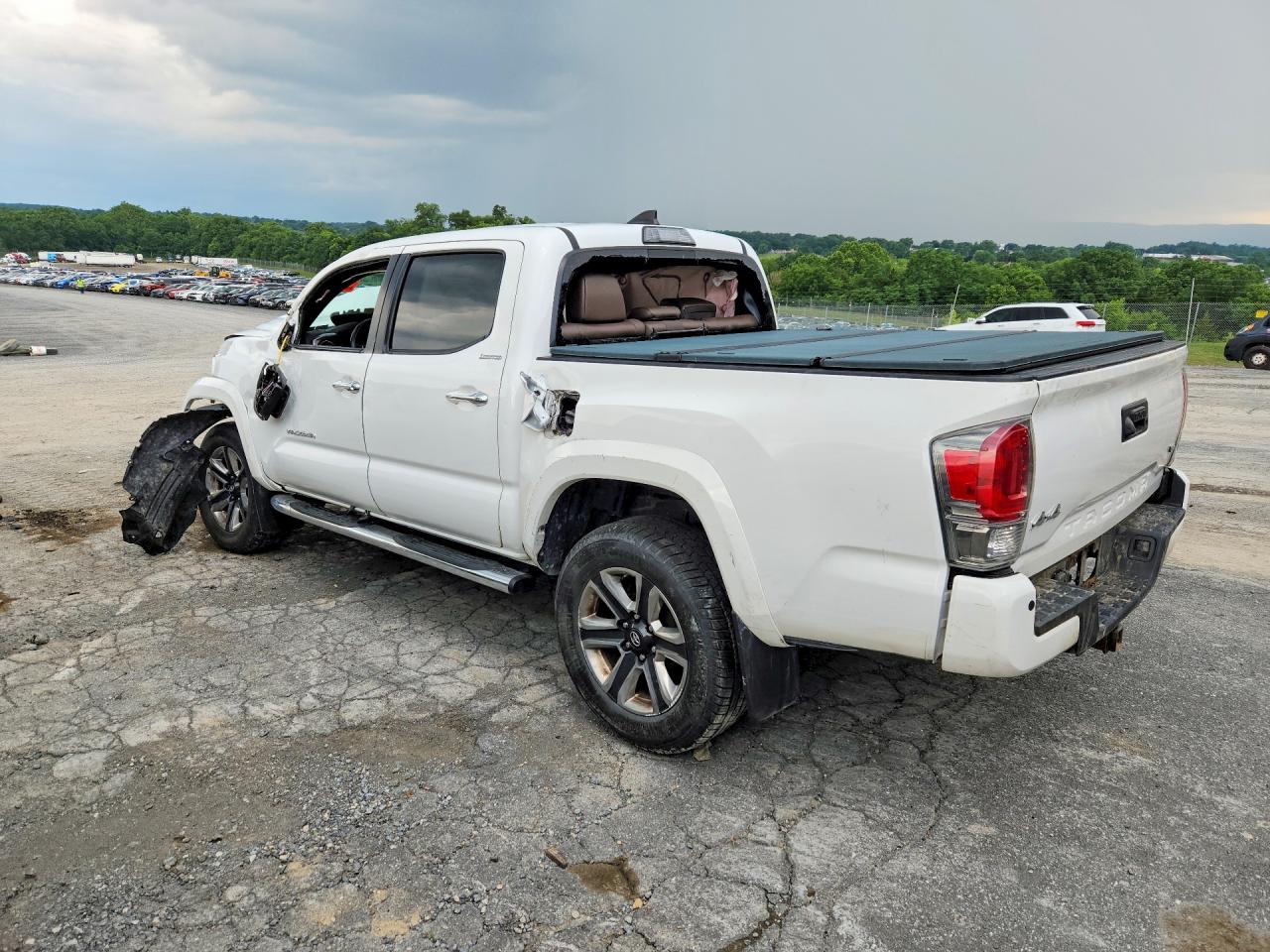 2018 TOYOTA TACOMA