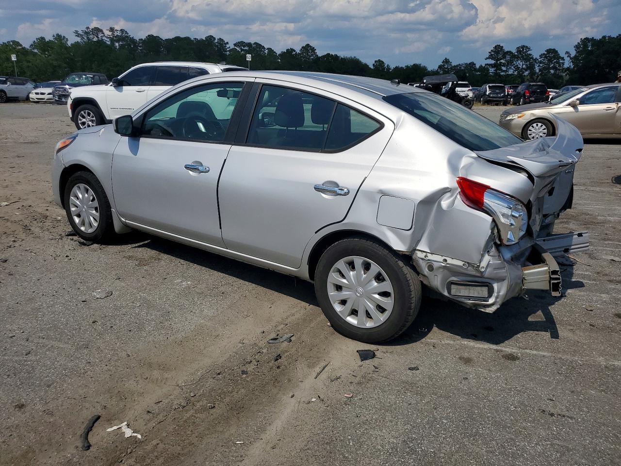 2019 NISSAN VERSA