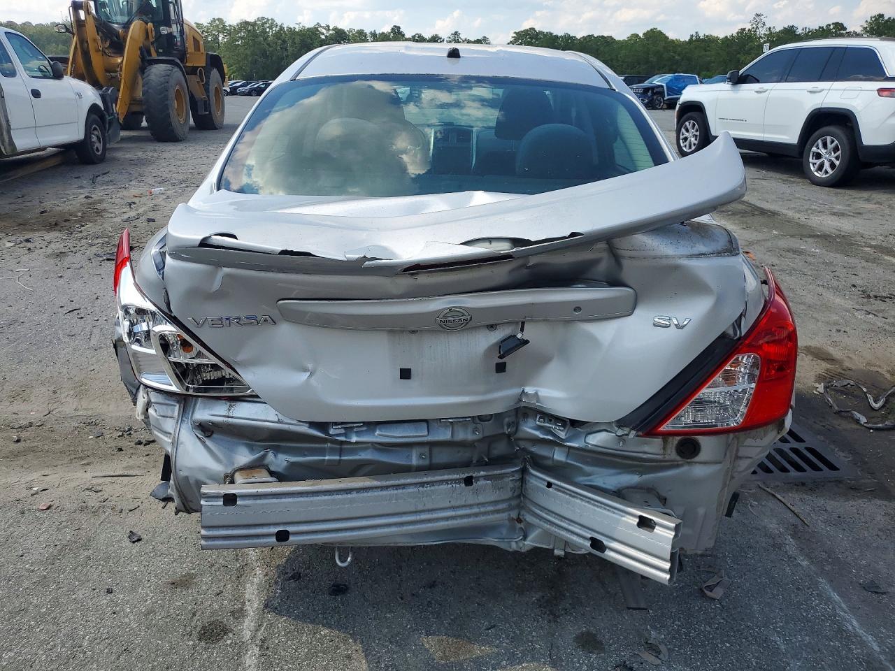 2019 NISSAN VERSA