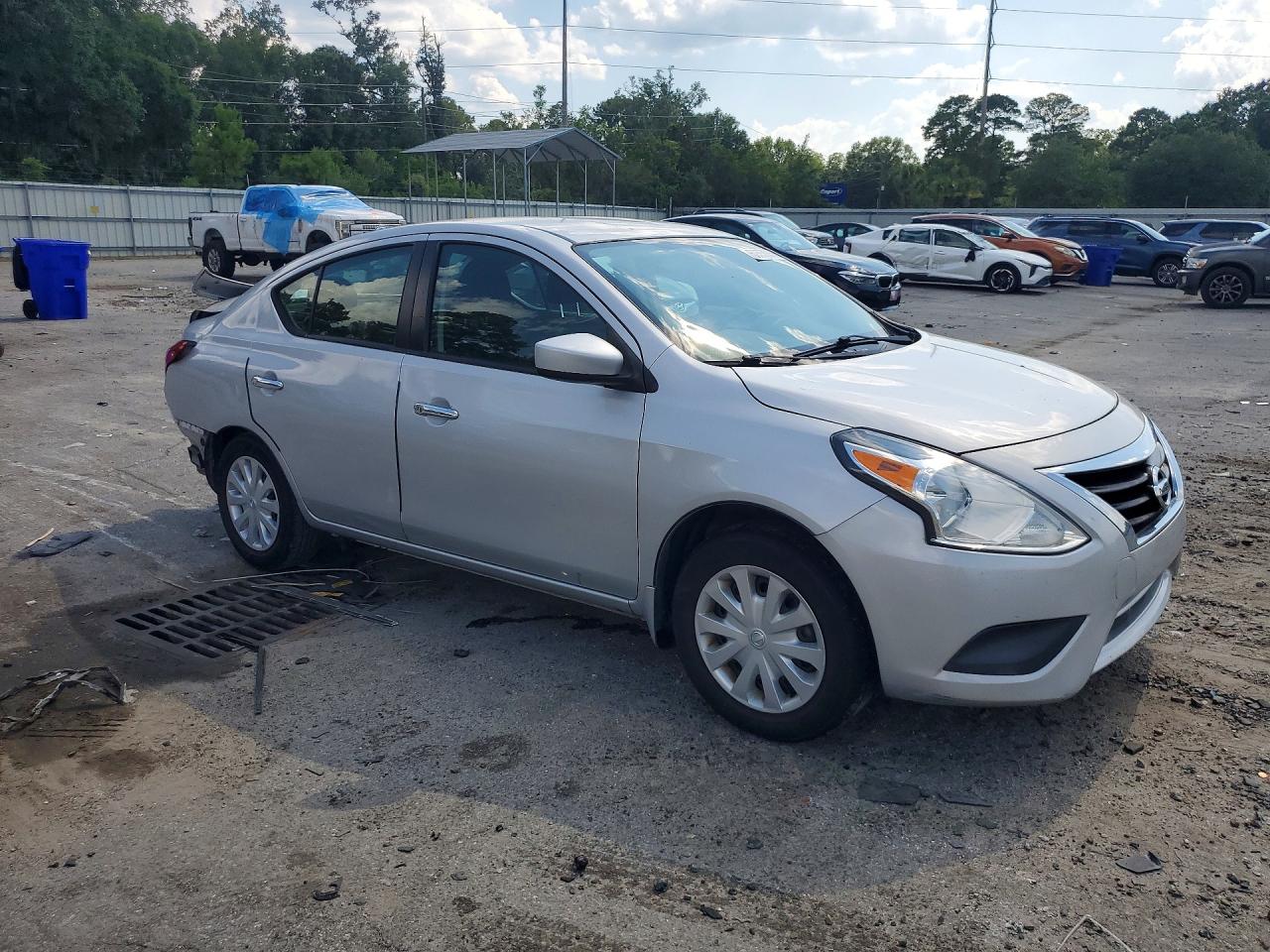 2019 NISSAN VERSA
