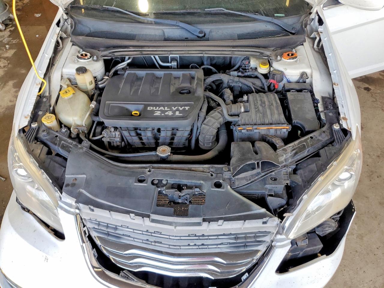 2012 CHRYSLER 200