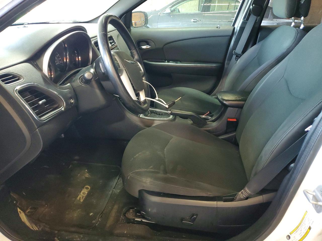 2012 CHRYSLER 200