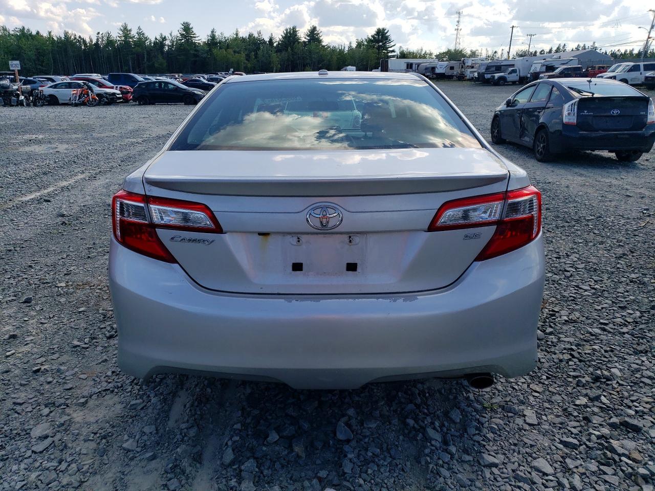 2014 TOYOTA CAMRY