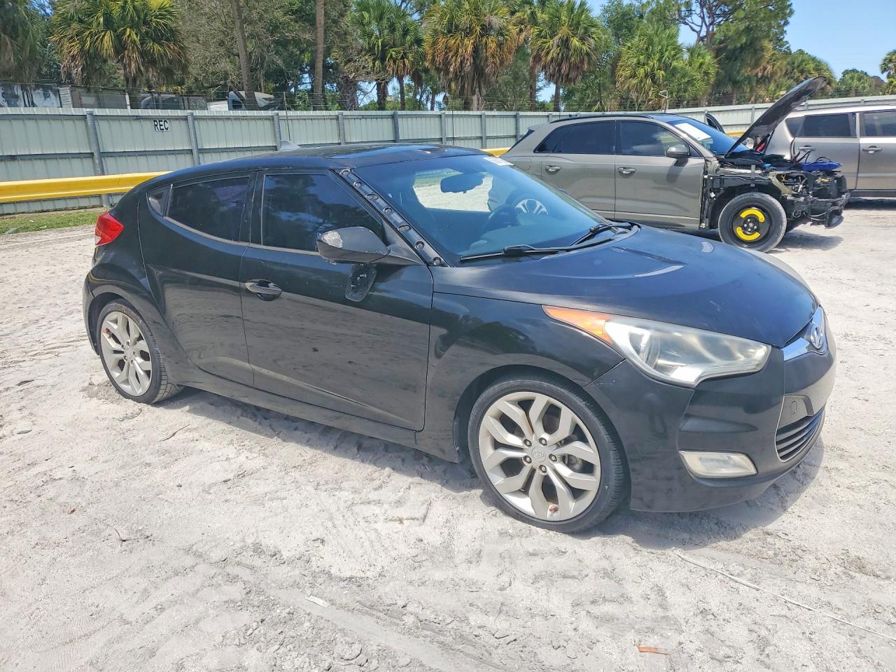 2013 HYUNDAI VELOSTER