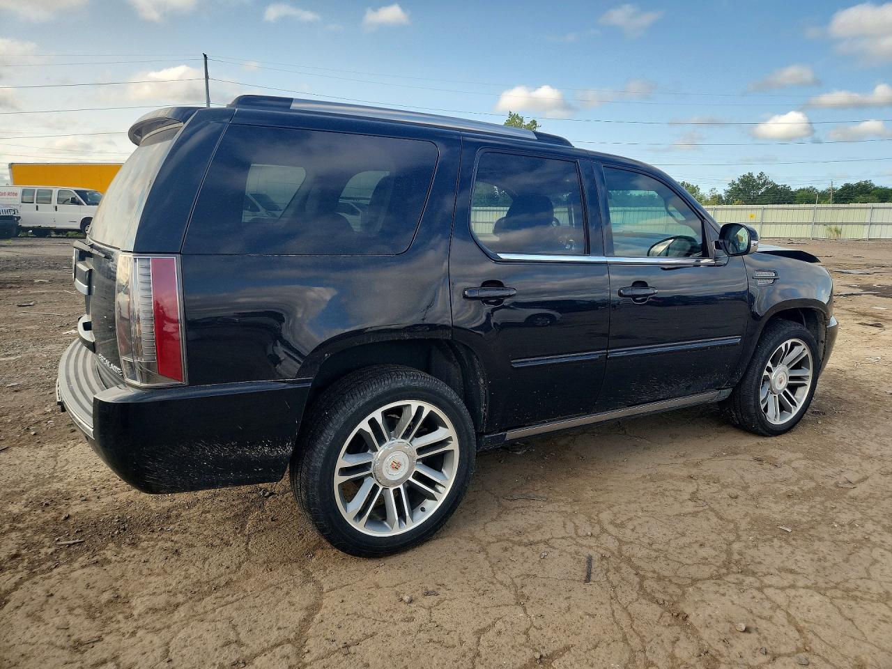 2012 CADILLAC ESCALADE