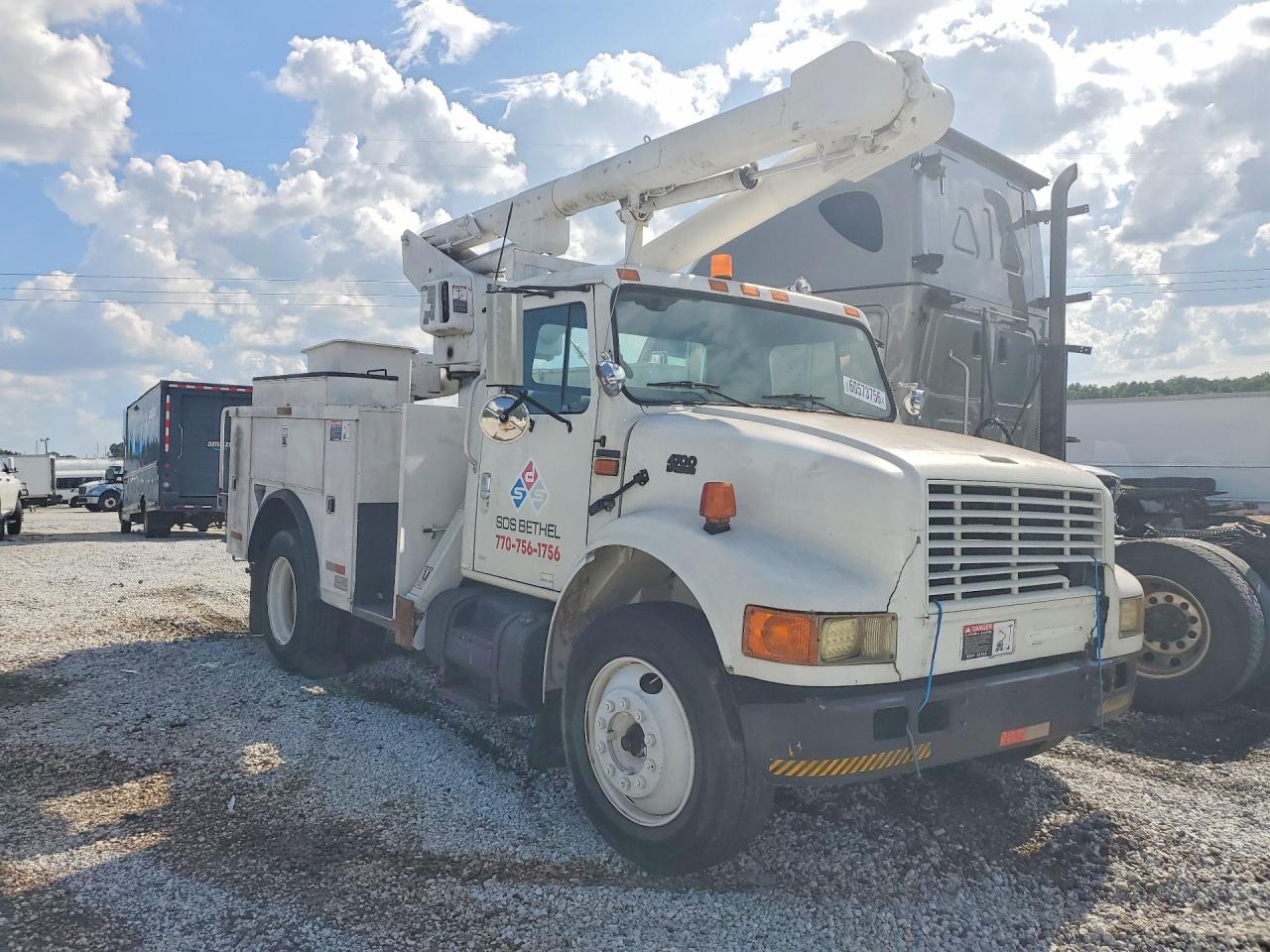 1995 INTERNATIONAL 4000 SERIE