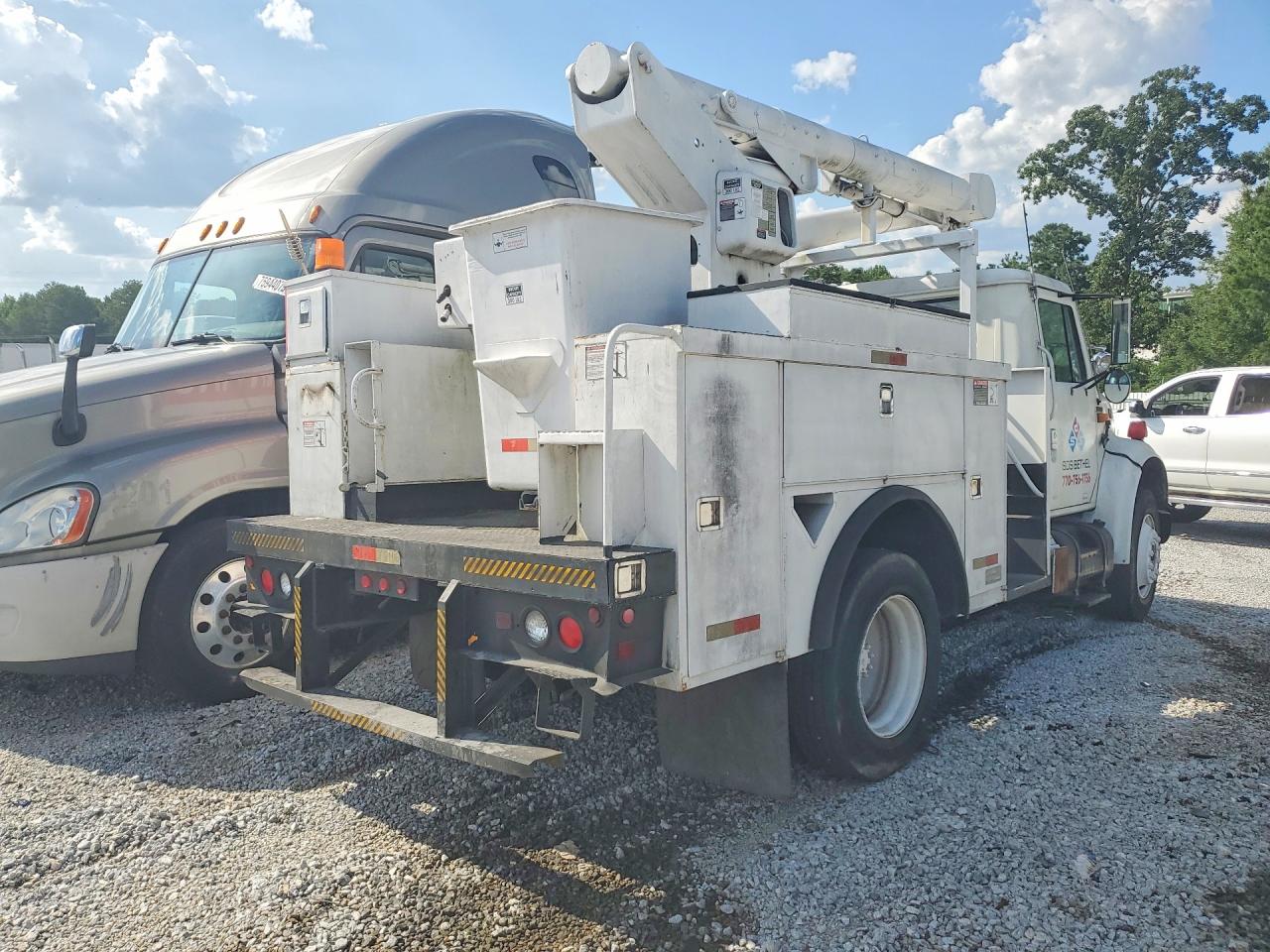 1995 INTERNATIONAL 4000 SERIE