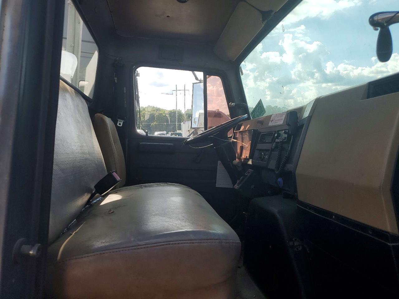 1995 INTERNATIONAL 4000 SERIE