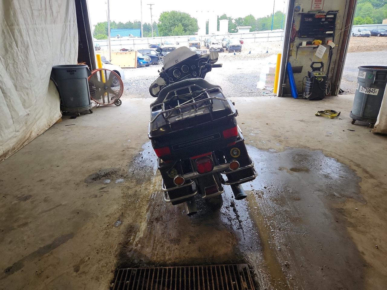 2006 HARLEY-DAVIDSON FL