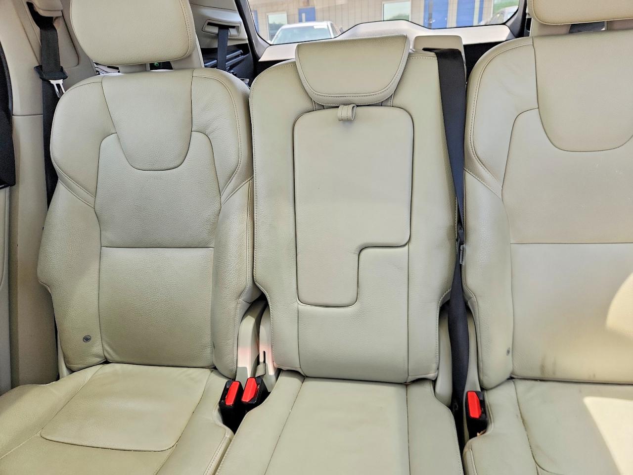 2016 VOLVO XC90